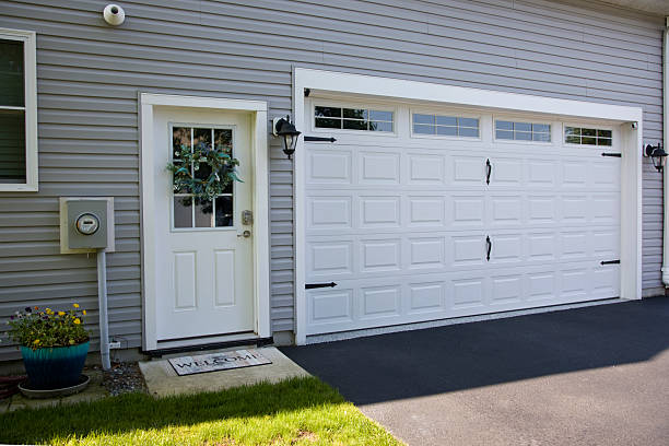 24/7 Emergency Garage Door Panel Replacement experts in Chinle, AZ